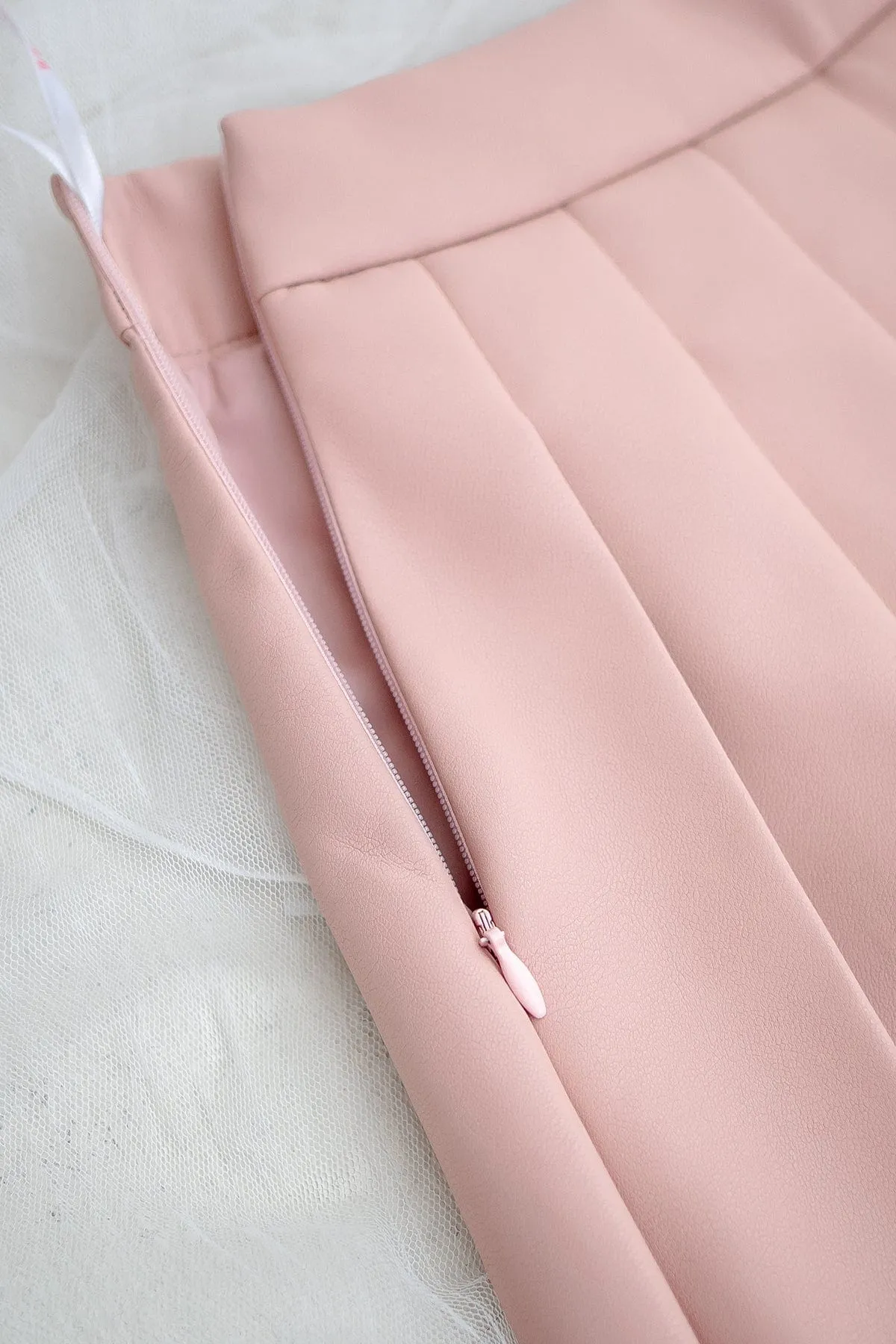 REMY PLEATED LEATHER SKORTS IN PINK